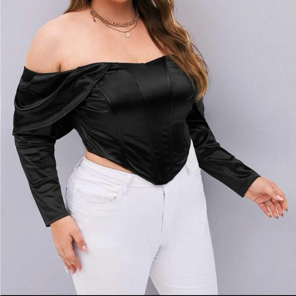 SHEIN| Plus Off The Shoulder Hanky Hem Top